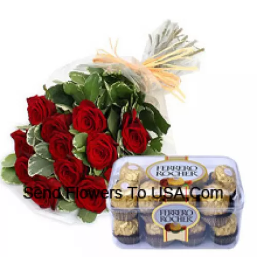 Ramo de 12 Rosas Rojas con Rellenos de Temporada junto con 16 Pcs Ferrero Rochers